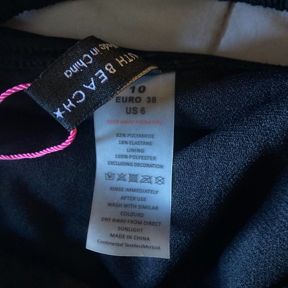 NWT Size 6 black textured ribbed woman's cutout one piece swimsuit - Picture 2 of 10